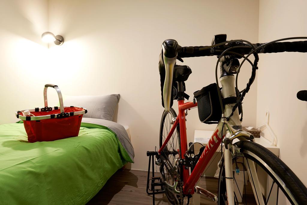 Ease Single Inn Taichung Extérieur photo