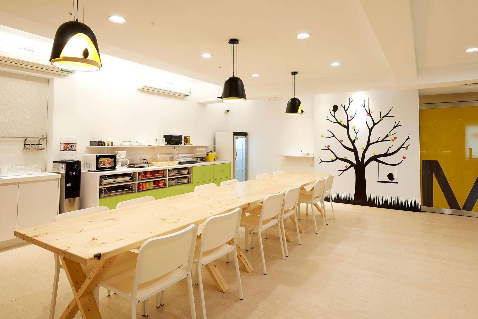 Ease Single Inn Taichung Extérieur photo