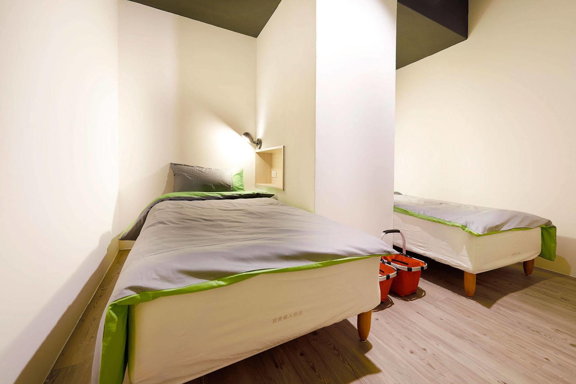 Ease Single Inn Taichung Extérieur photo